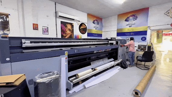 1764567641853992343347412992 1764567641853992343347412992