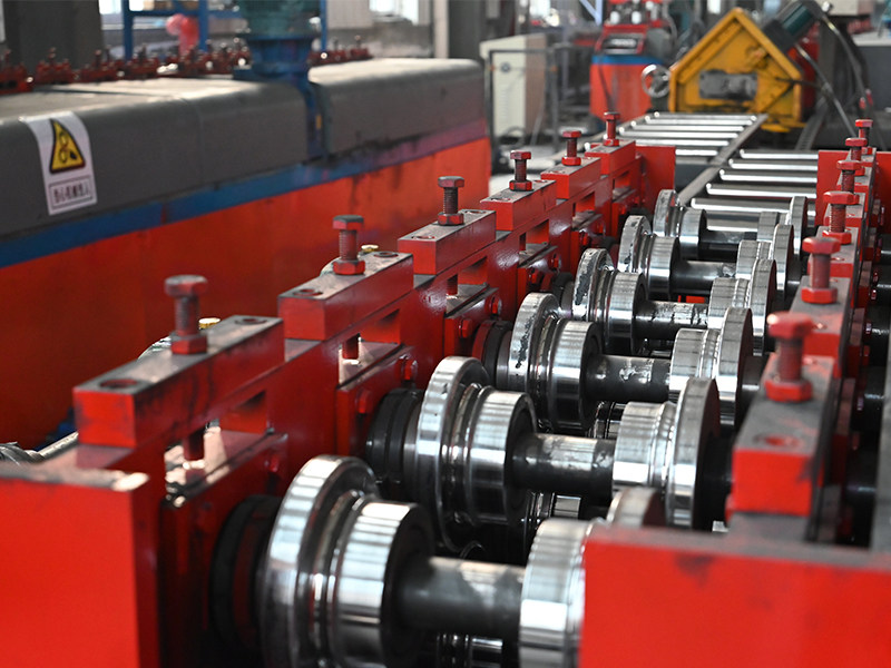 ماكينة تشكيل شعاع اللحام على البارد بالثني واللحام