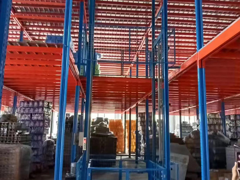 منصة الرفوف ثلاثية الطبقات للعميل الكويتي