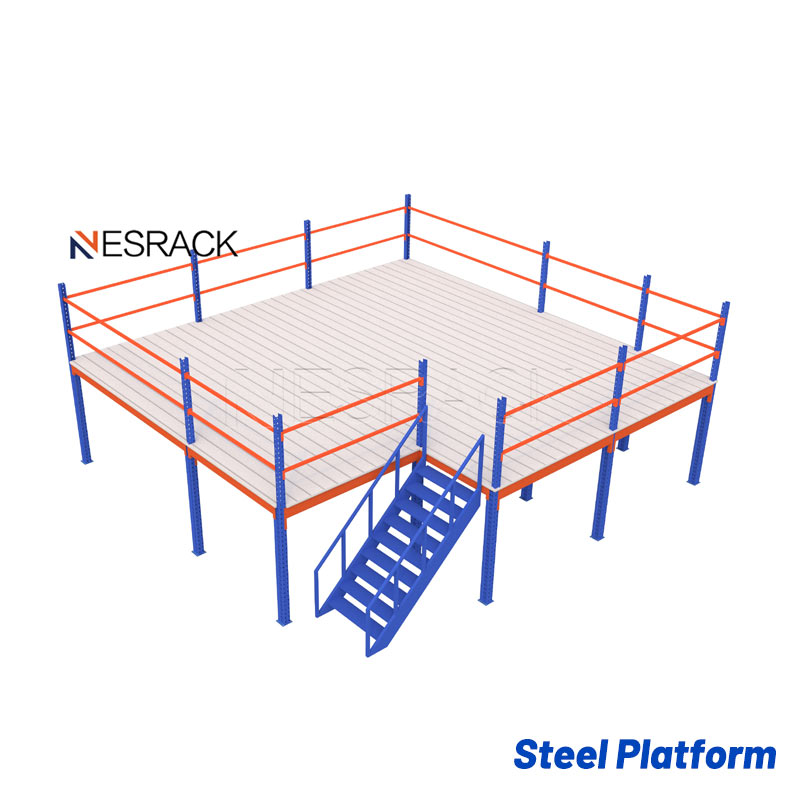الميزانين والمنصة الفولاذية