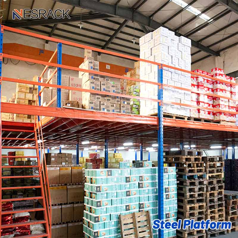 الميزانين والمنصة الفولاذية