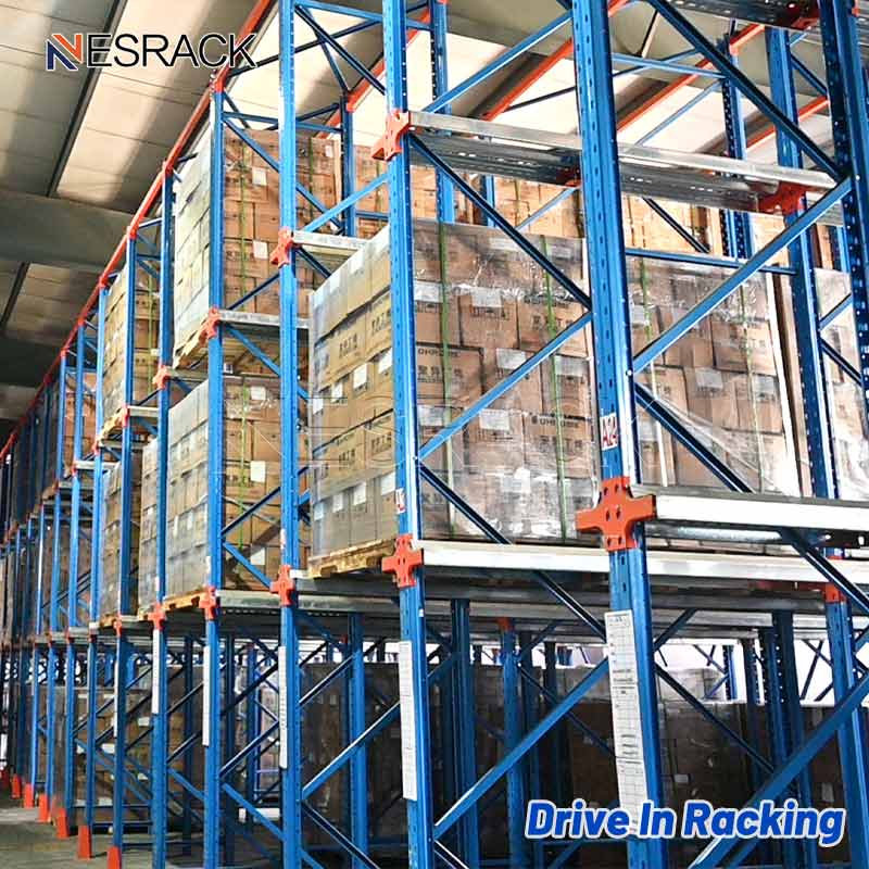 أرفف القيادة في السيارة