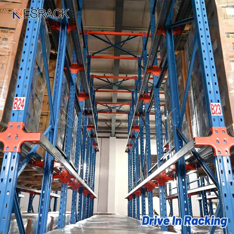 أرفف القيادة في السيارة