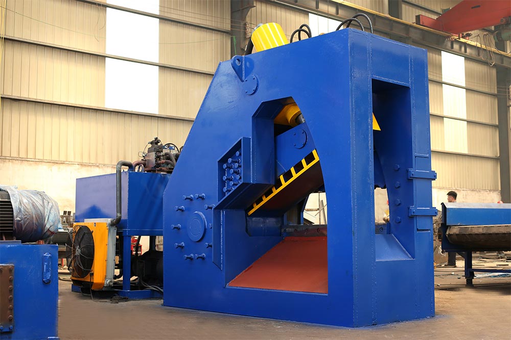 مقص رأس النمر