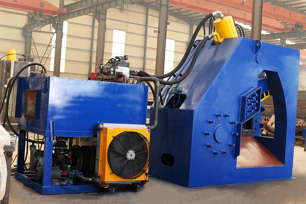 مقص رأس النمر