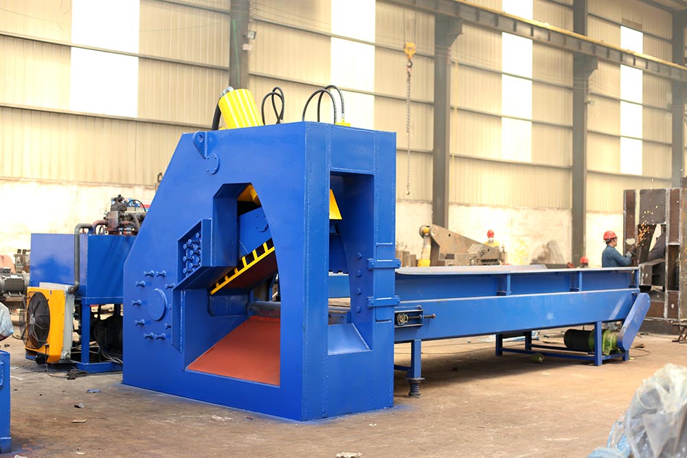 مقص رأس النمر