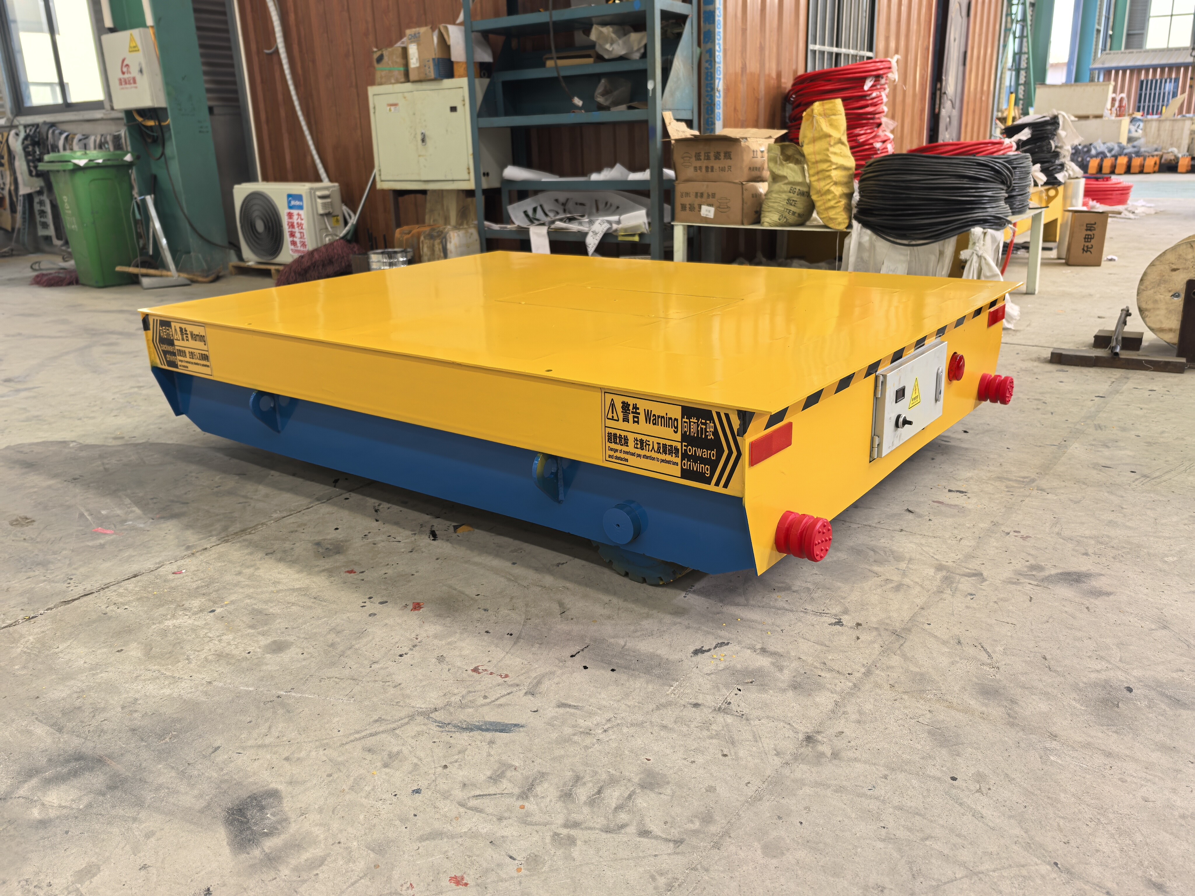 عربة نقل بدون مسار