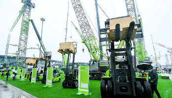 İş makinelerinin elektrifikasyonu yaklaşıyor ve önde gelen şirketler yeni teknolojileri kullanmaya başladı