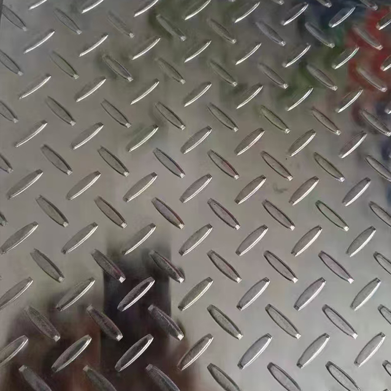 كيف يؤثر سمك صفائح الألومنيوم على التصنيع والقوة؟