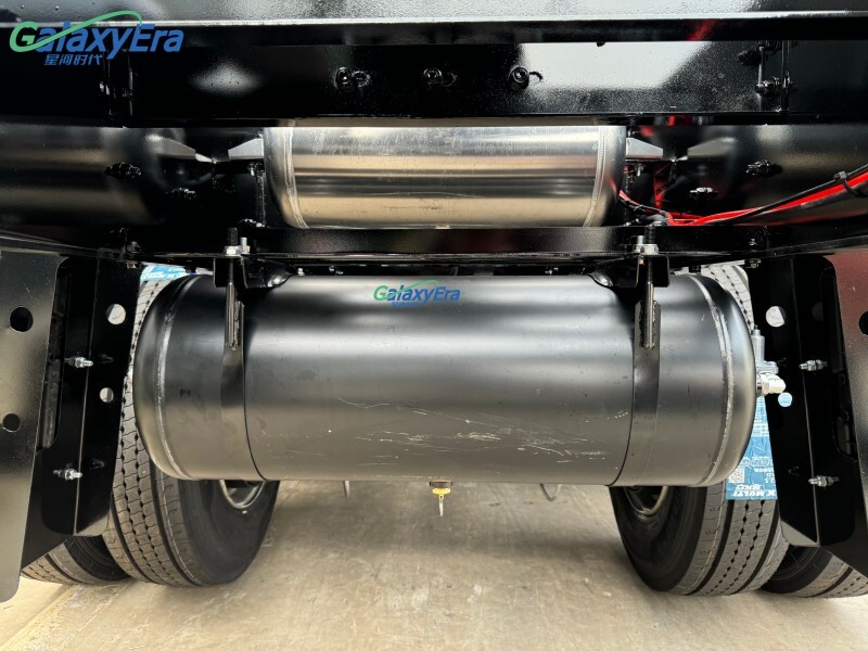 مقطورة شبه ناقلة صهريج وقود الديزل