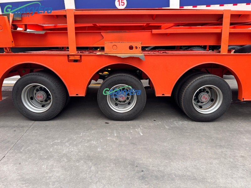 مقطورة ناقلة سيارات بمحورين