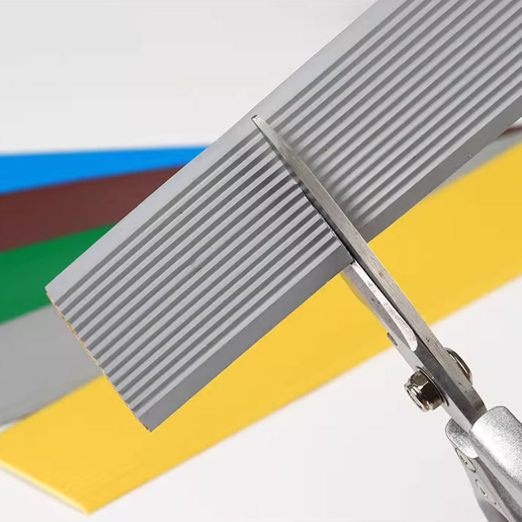 أشرطة زخرفية واقية من PVC مضادة للانزلاق بألوان متعددة للسلالم