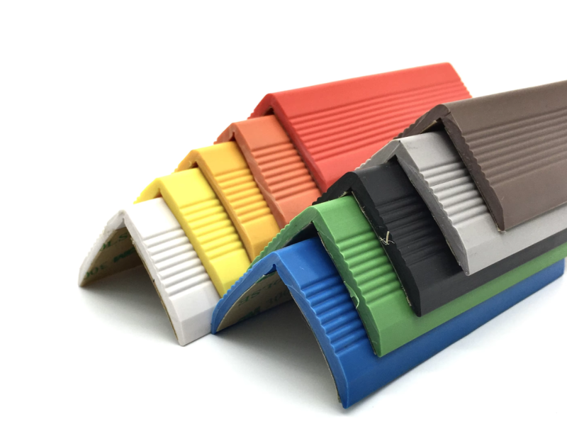 أشرطة زخرفية واقية من PVC مضادة للانزلاق بألوان متعددة للسلالم