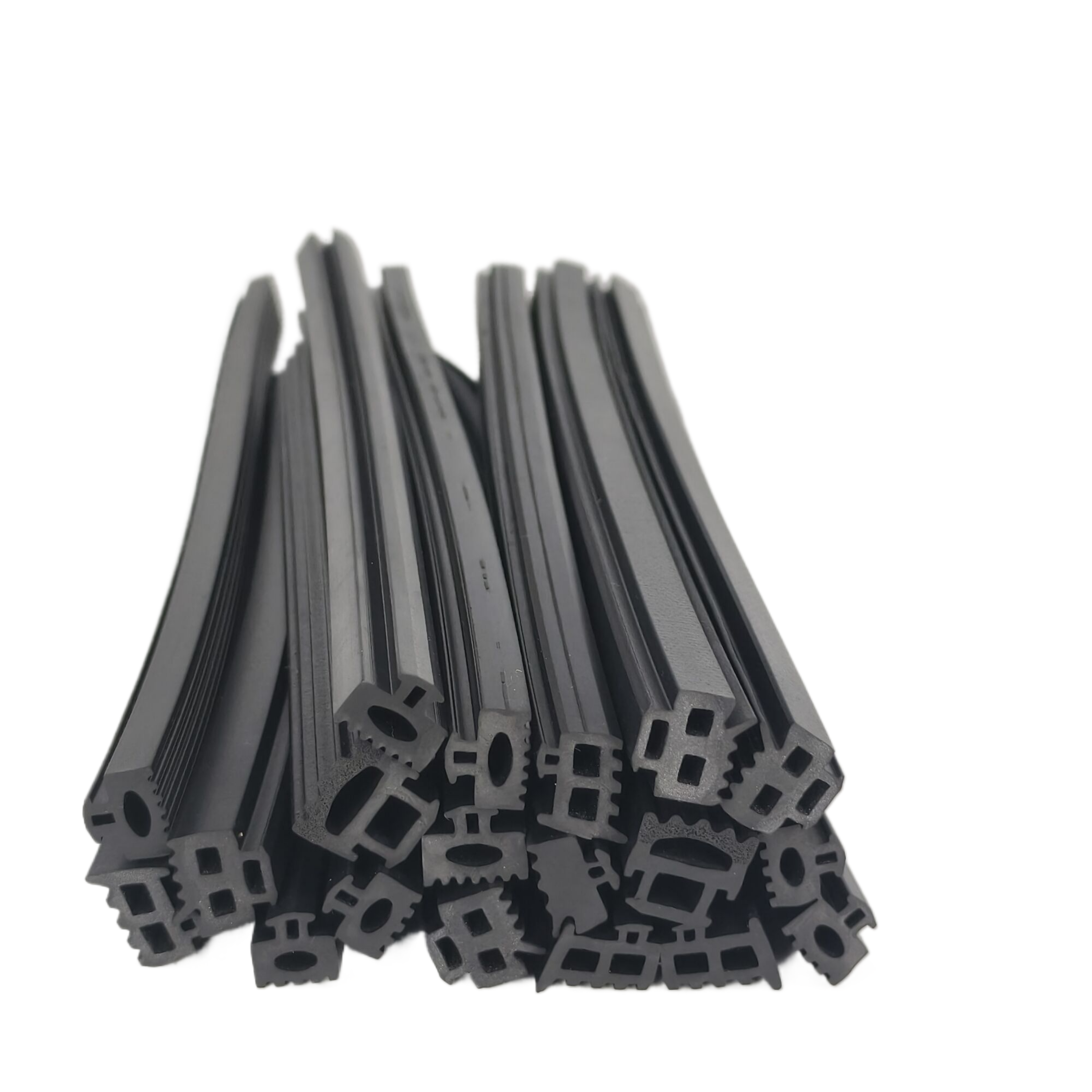 كم يكلف تركيب شريط إغلاق زجاج الجدار الستاري حقًا لكل متر طولي؟