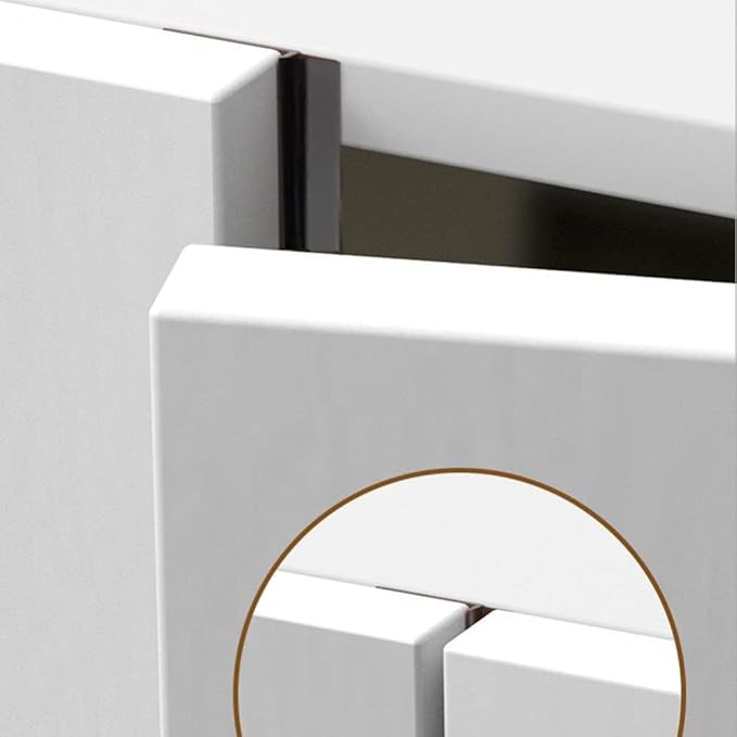 شريط مقاوم للغبار في خزانة الملابس