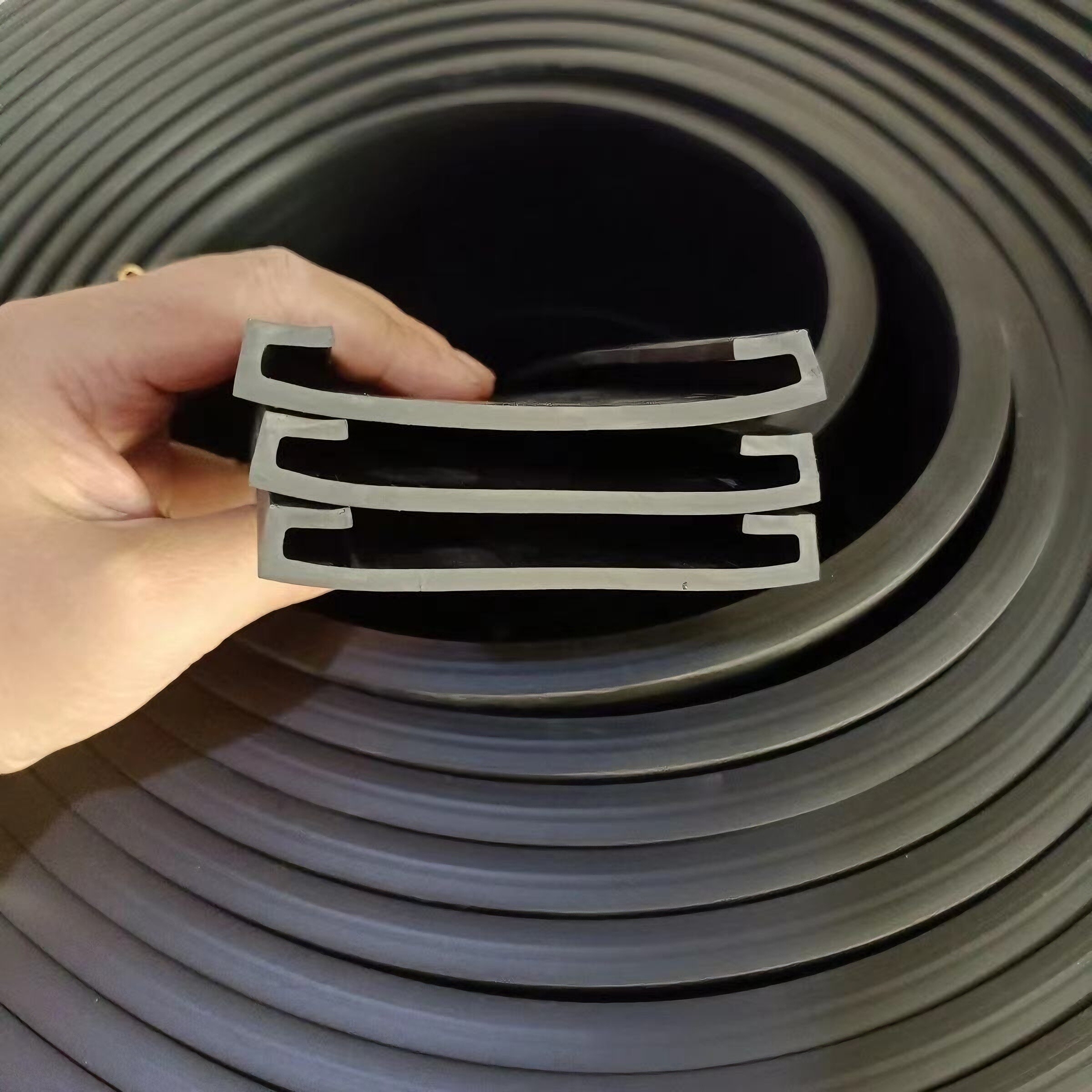 سدادة خزان الوقود