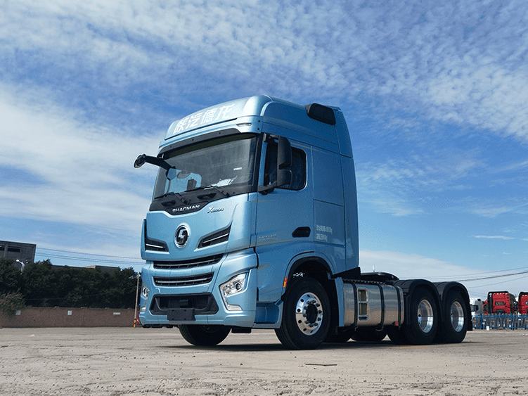 تقدم SINOTRUK شاحنة جرار، شاحنة قلابة، شاحنة خلاطة خرسانة