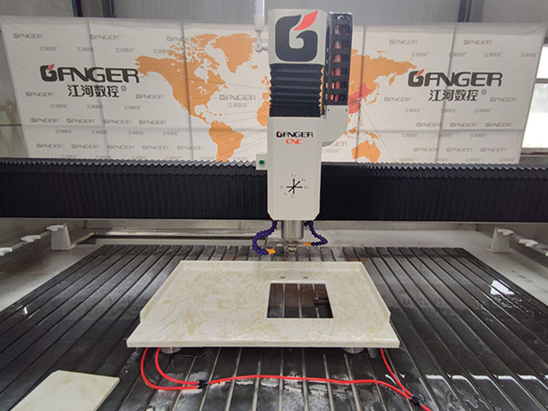 مركز تصنيع CNC للأسطح الطاولة GSY-3015ATC