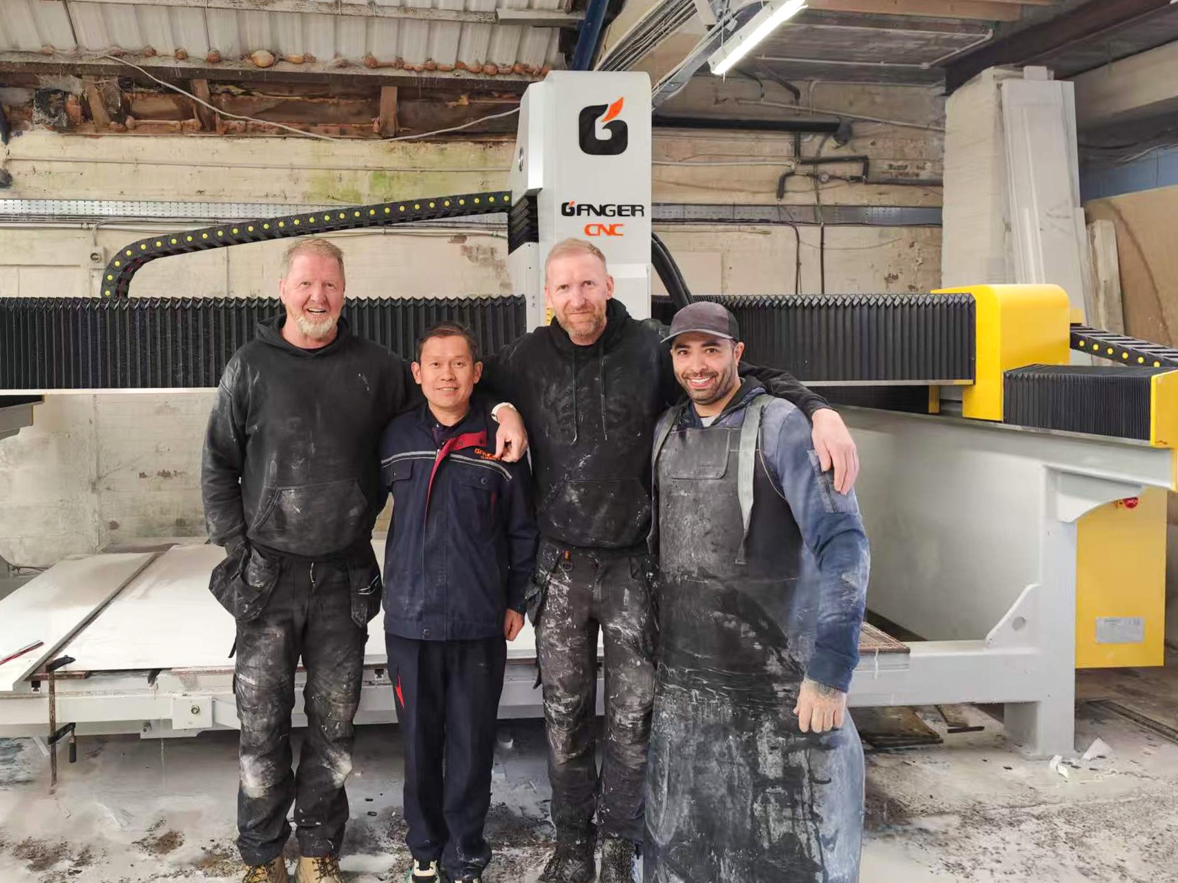 أكملت جينان جانجر سي إن سي تدريبًا عمليًا على الماكينات لعملاء المملكة المتحدة