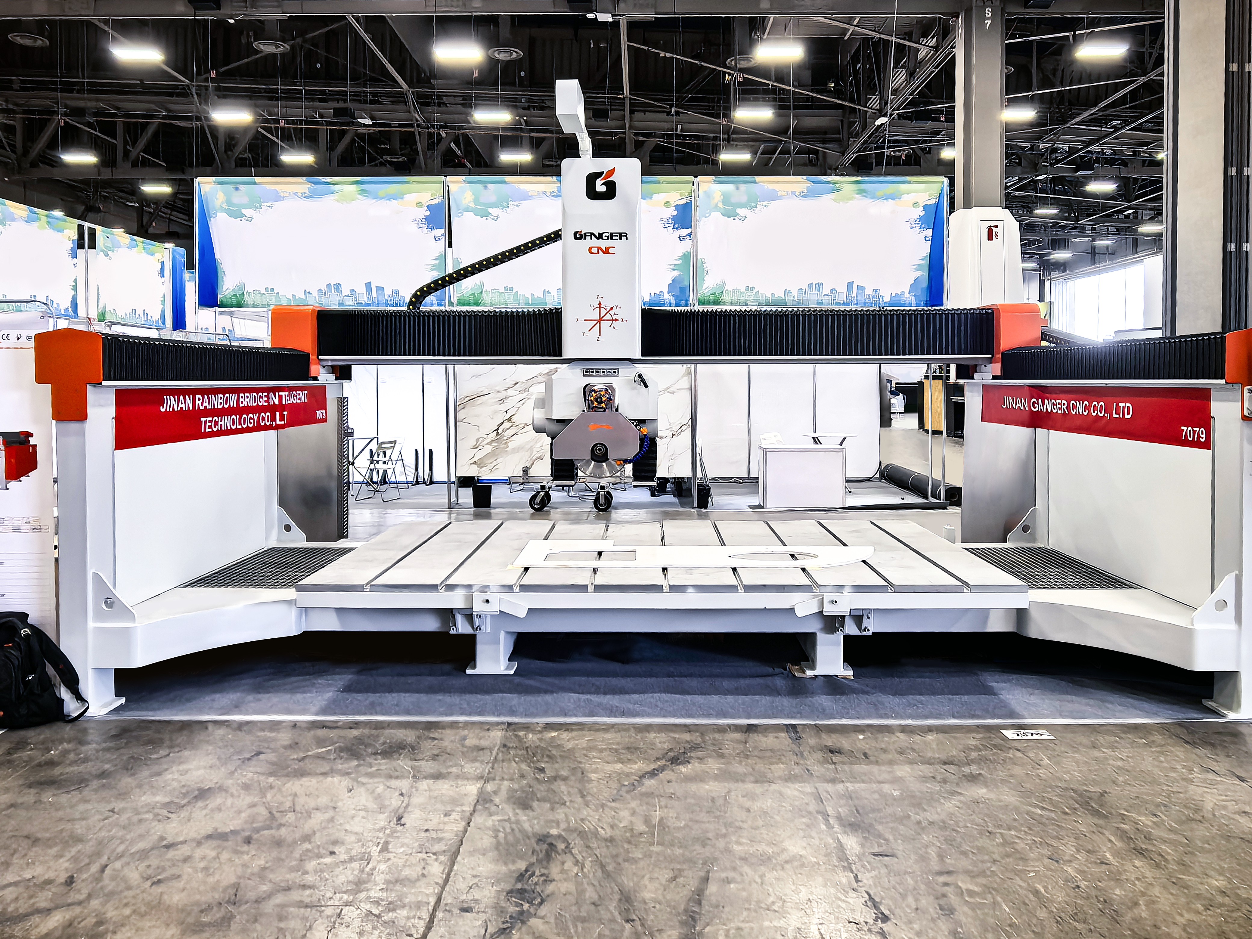 الانتباه العالمي يركز على جانجر في لاس فيغاس!