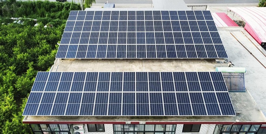 What are the advantages and application areas of solar photovoltaic power generation?