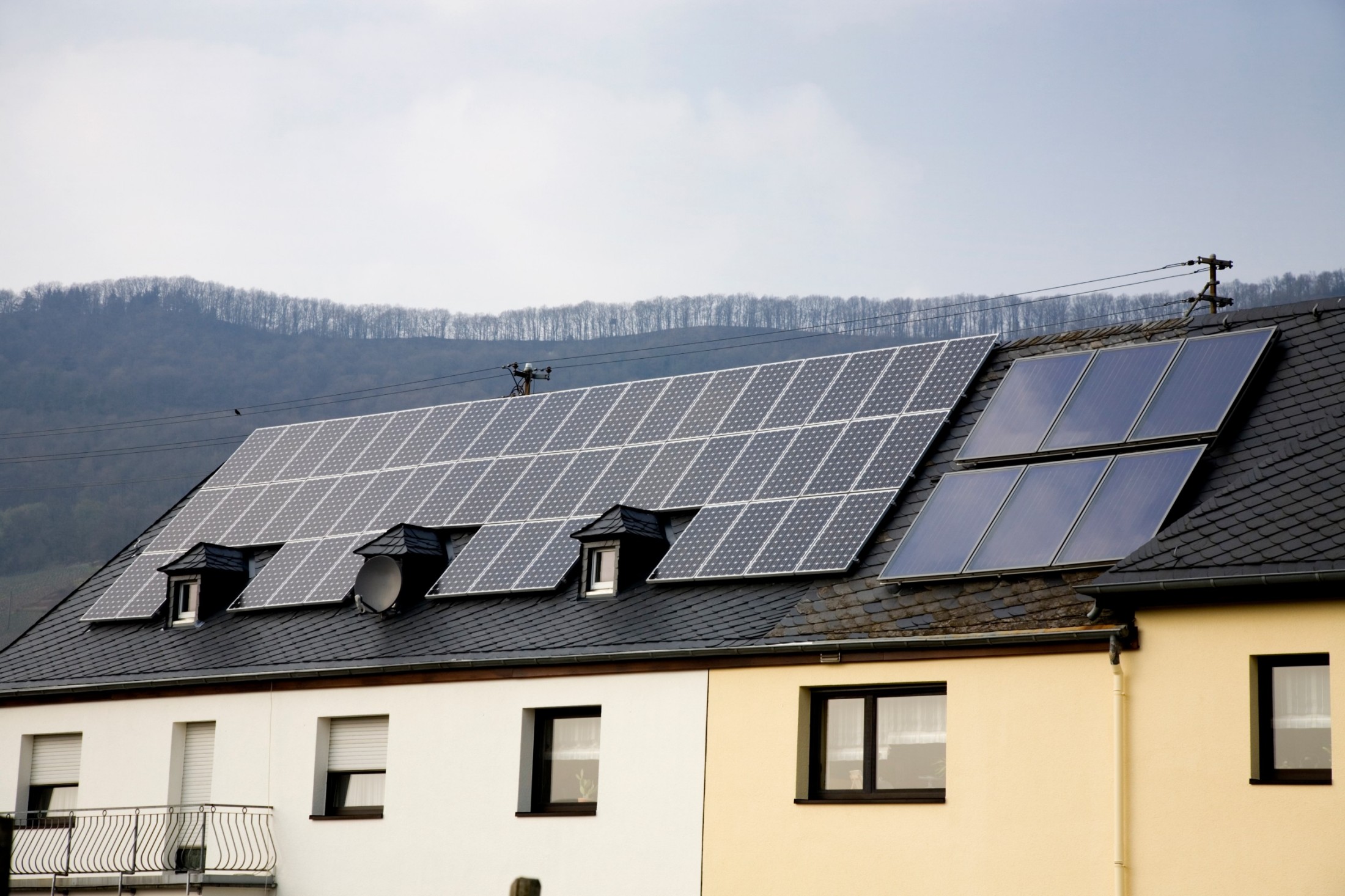 Single crystal solar panels with improved conductivity