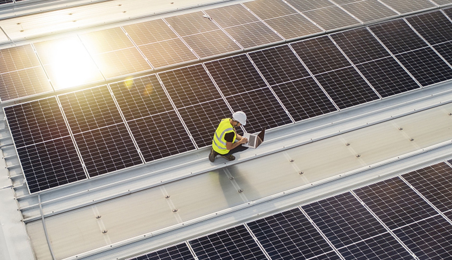 Solar photovoltaics turn idle roofs into 'power stations'