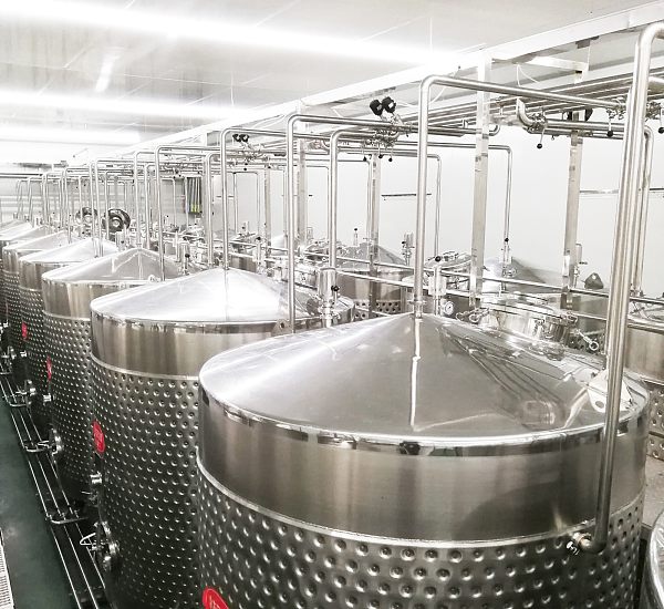 خزانات النبيذ