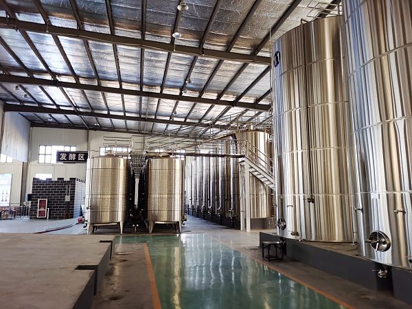 خزانات النبيذ