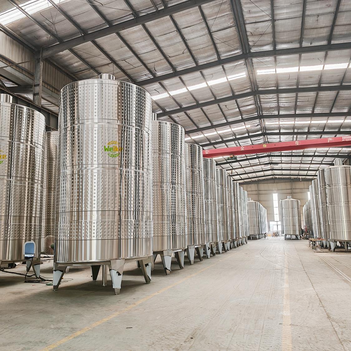 خزانات النبيذ المغلقة من الفولاذ المقاوم للصدأ