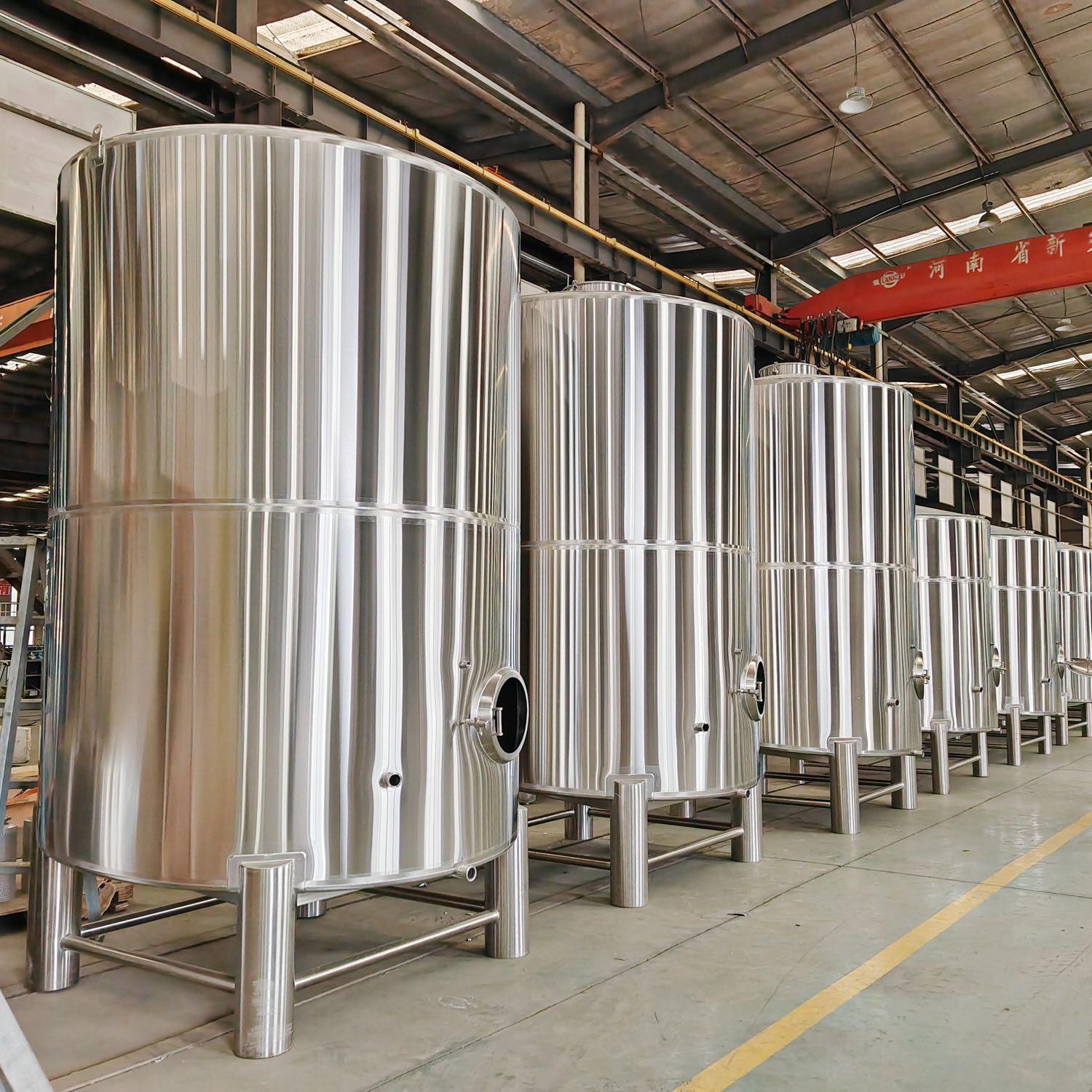 خزانات ويسكي وفودكا وبراندي وكحول