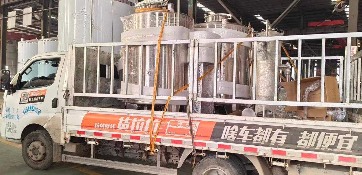 تم تسليم خزانات العصير بنجاح للعملاء في رواندا