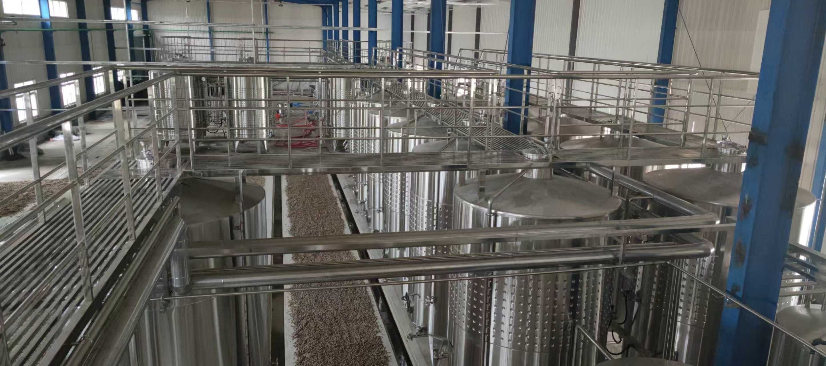 أعمال الفولاذ المقاوم للصدأ