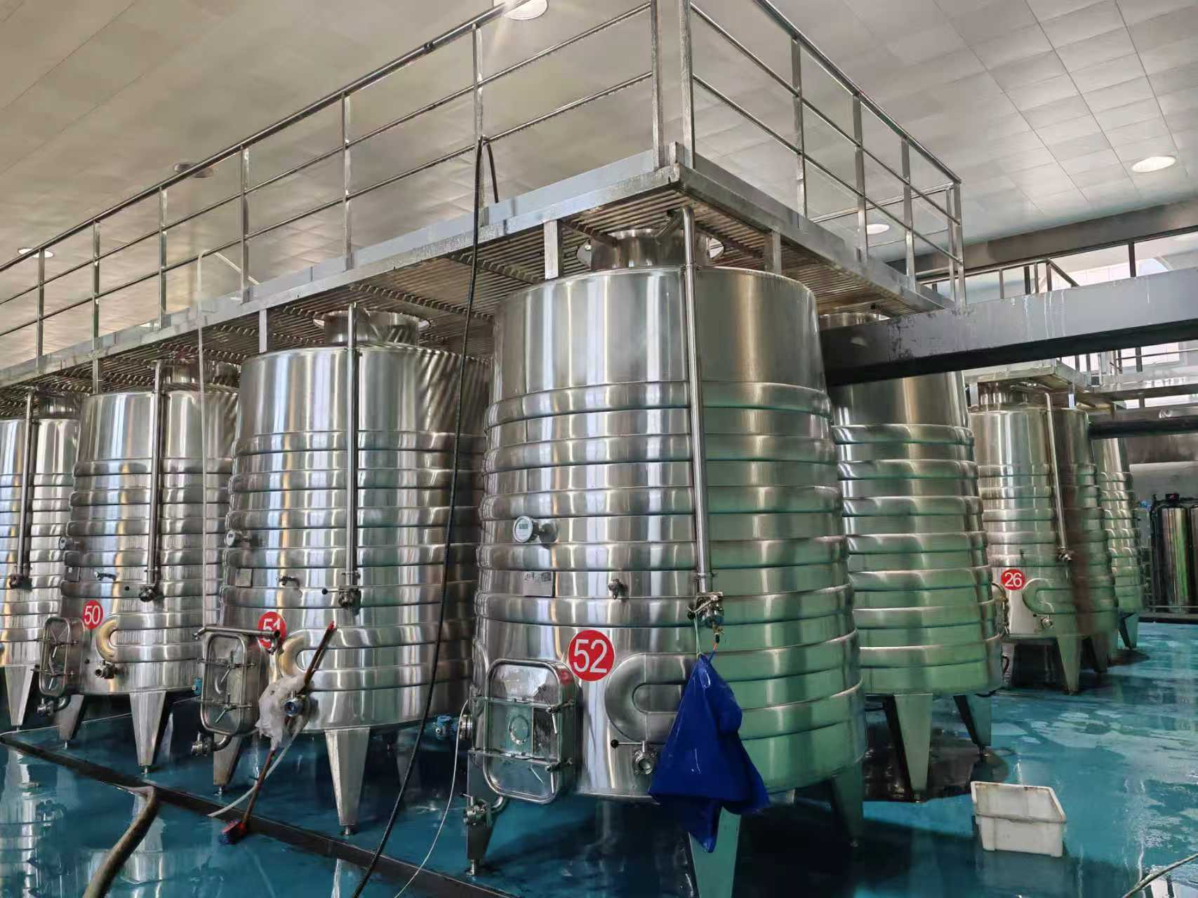 أعمال الفولاذ المقاوم للصدأ