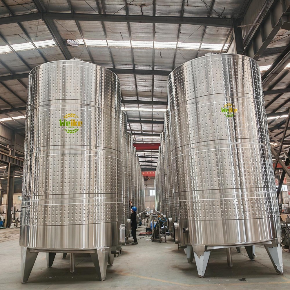 خزانات تخمير النبيذ والتخزين