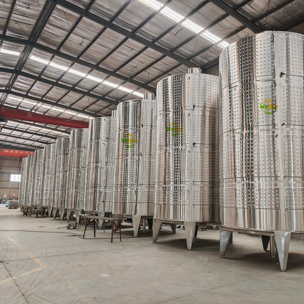 خزانات تخمير النبيذ والتخزين