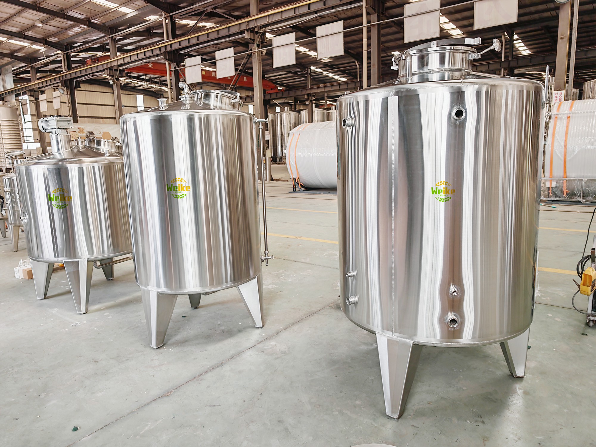 خزانات تخزين النبيذ من الفولاذ المقاوم للصدأ