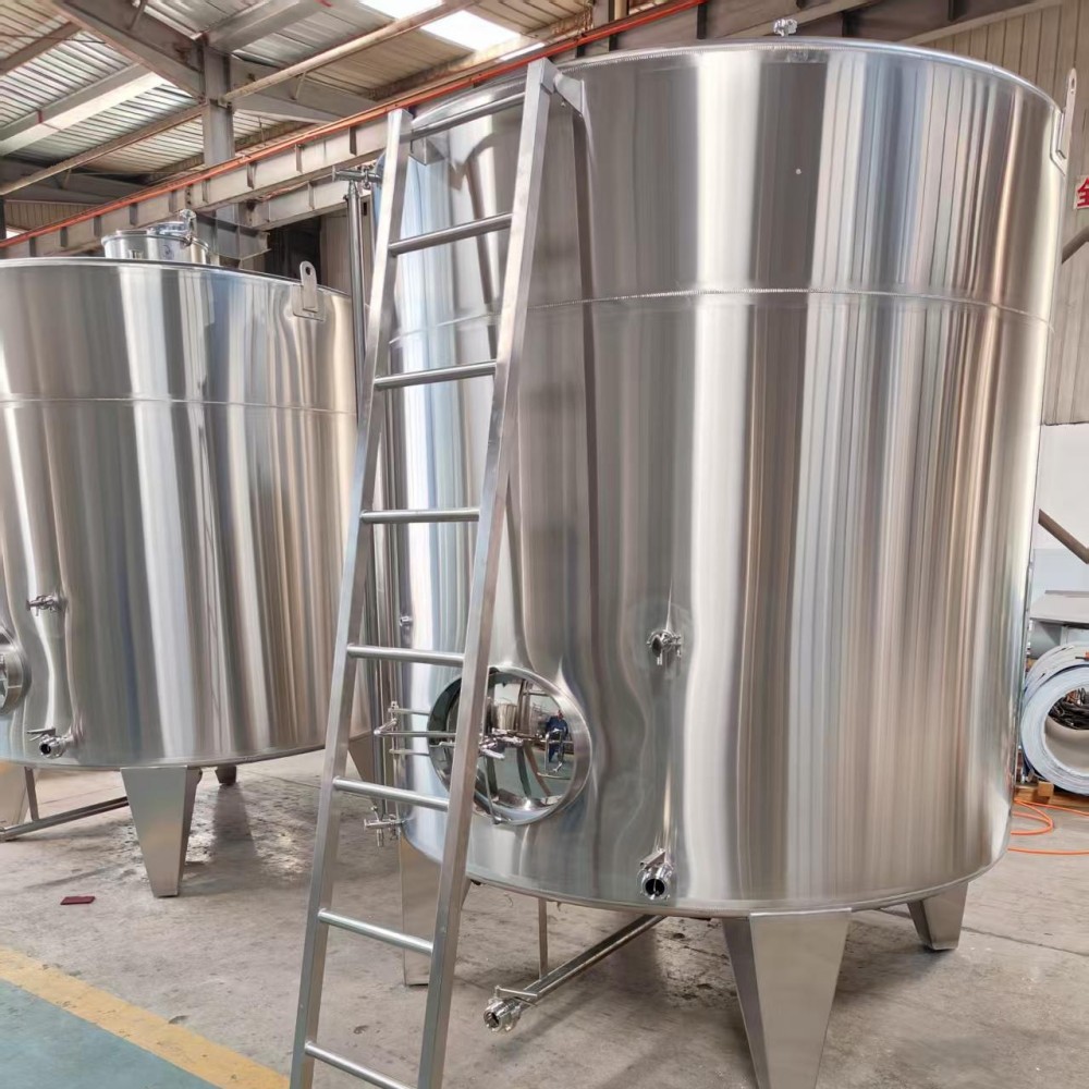 خزانات تخزين النبيذ بسعة 7500 لتر للمصنع