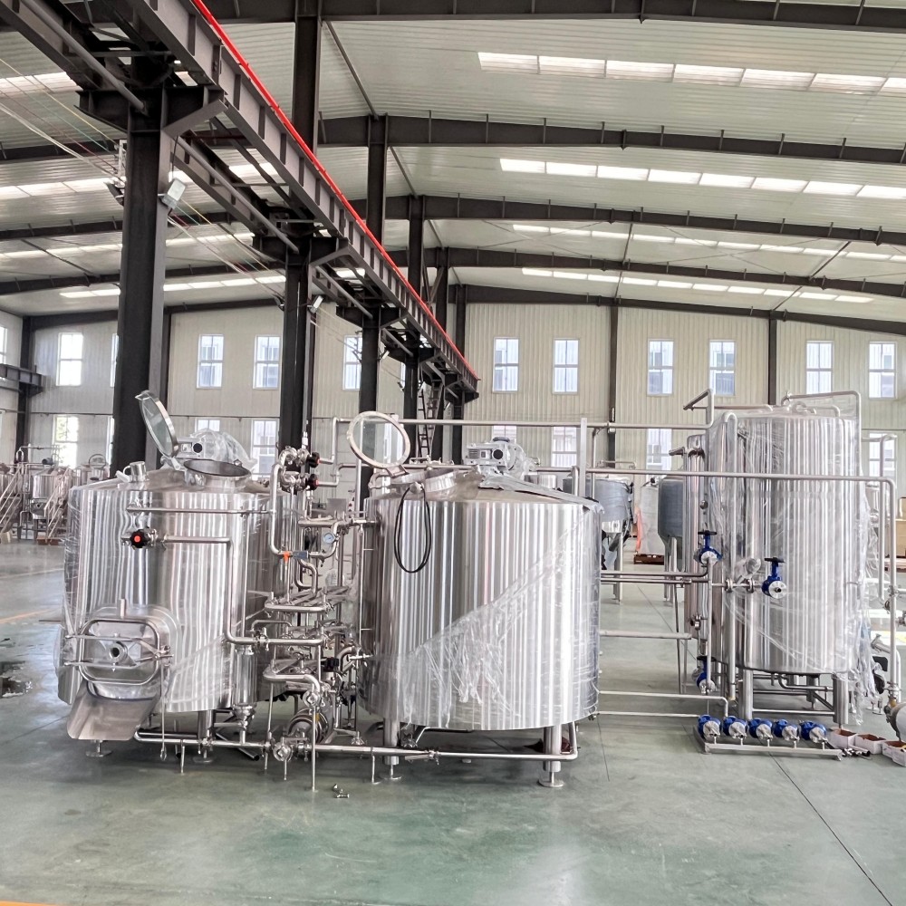 معدات مصنع بيرة ثلاثية الأوعية