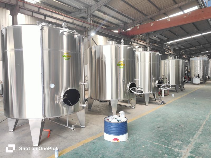 7500L pisco tanks