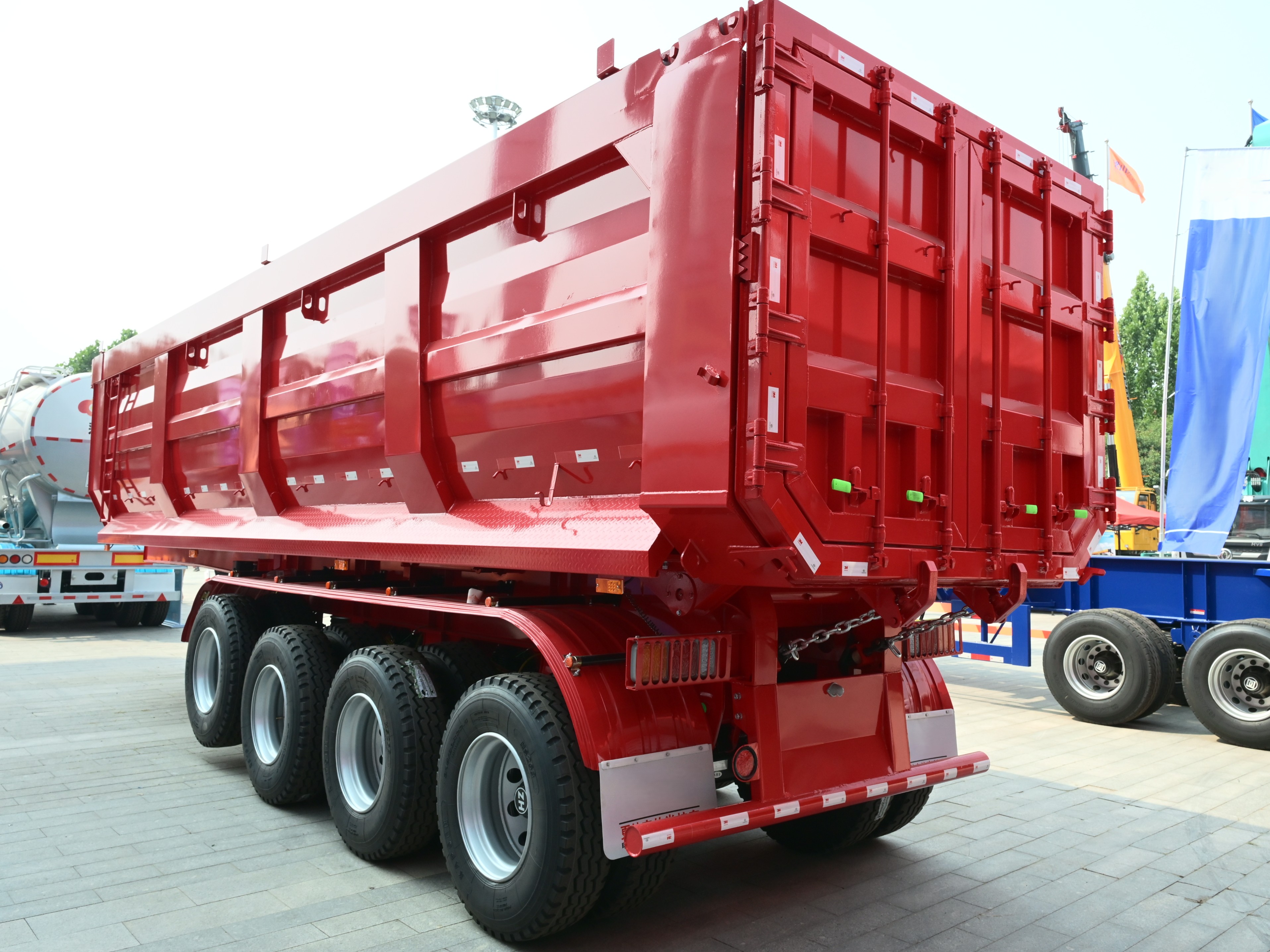 Nusu-Trela ya Dumper ya Nyuma yenye Axle 4 na Axle Inayoinuliwa