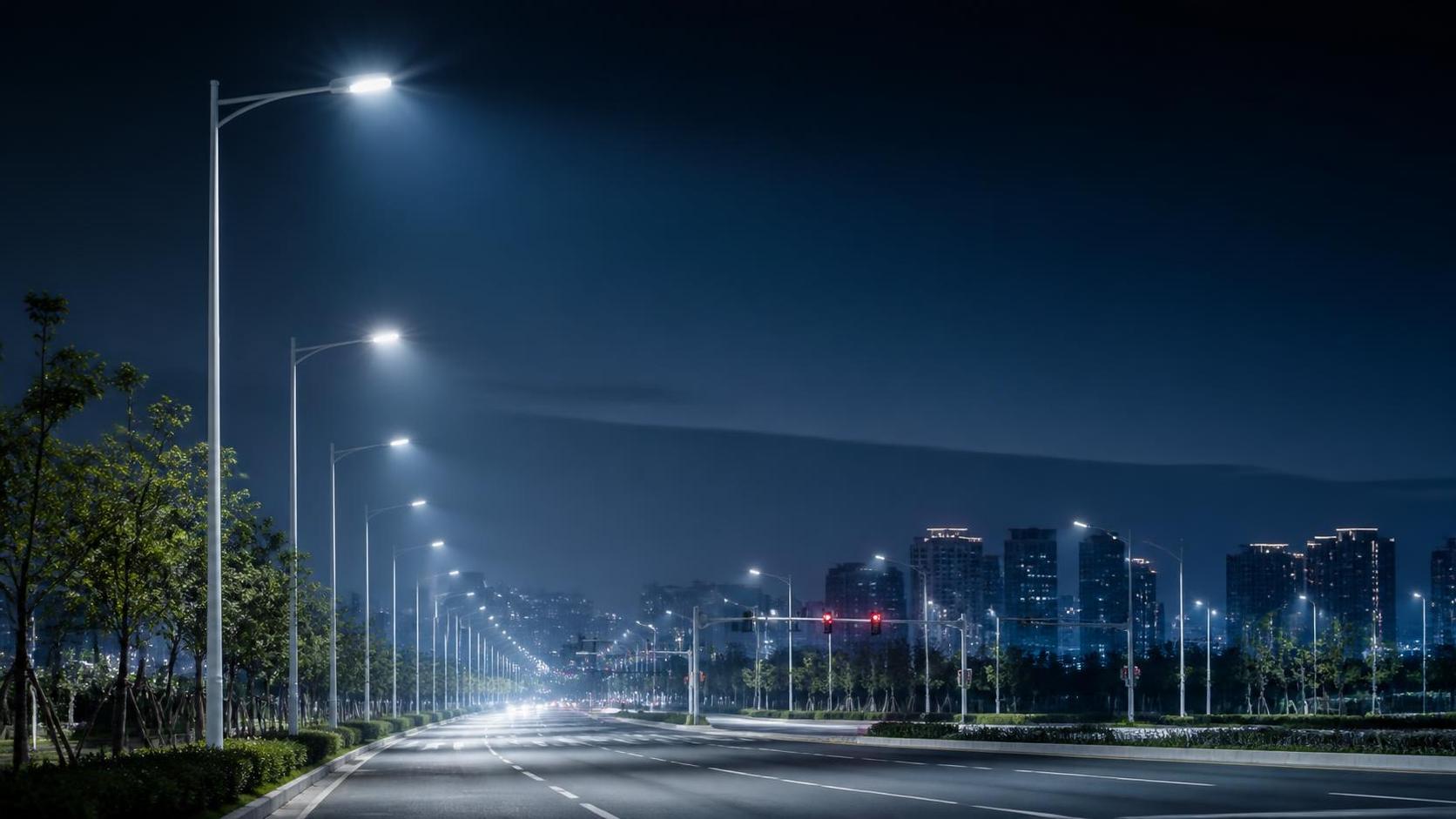 حلول إضاءة الشوارع بتقنية LED للطرق الحضرية والبلدية