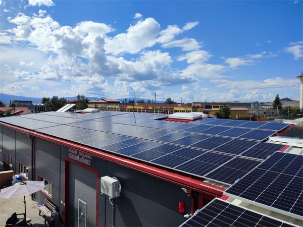 Photovoltaic power station energy storage management: optimizing energy utilization and sustainable development